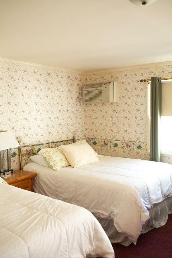 Inn At Iron Masters Lakeville Екстериор снимка