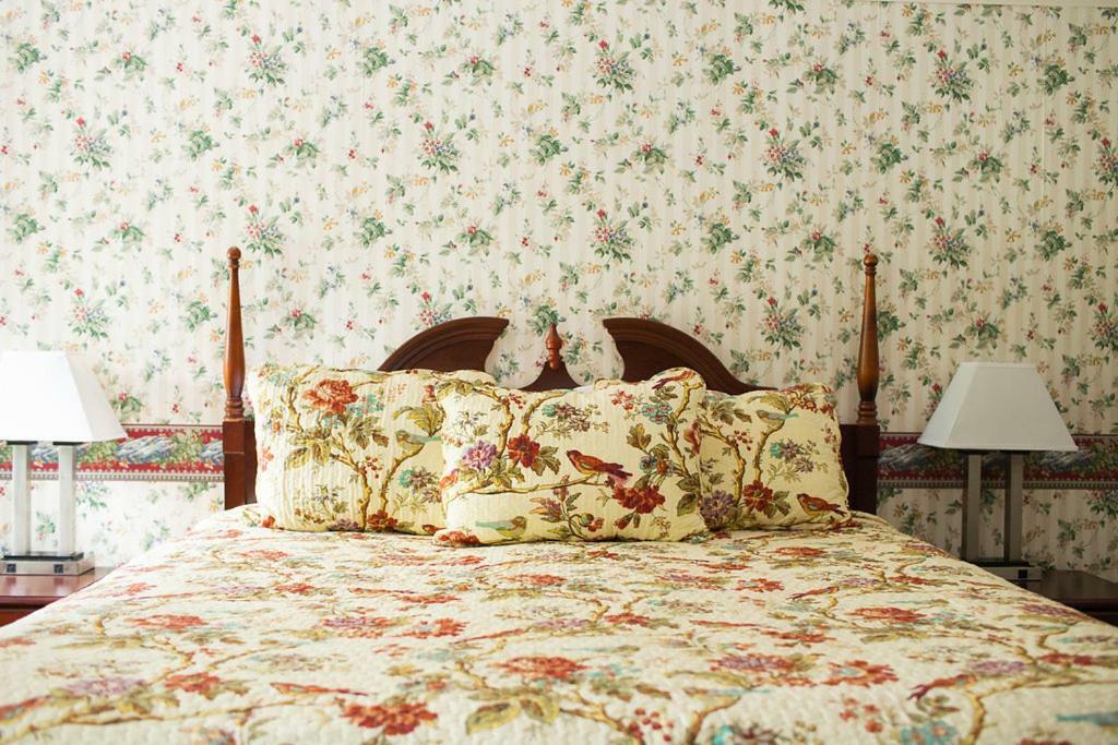 Inn At Iron Masters Lakeville Екстериор снимка